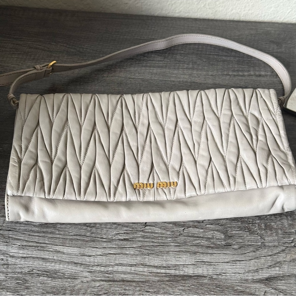 💎MIU MIU Matelasse Gather Leather Shoulder/ Clutch Bag Gray/ EUC💎 - Picture 5 of 16
